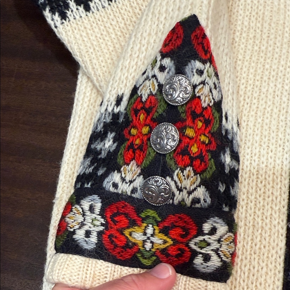 Vintage A.s. Evebofoss Cream & Black Nordic Cardigan w/ Embroidery Accents sz 38 - Picture 5 of 6